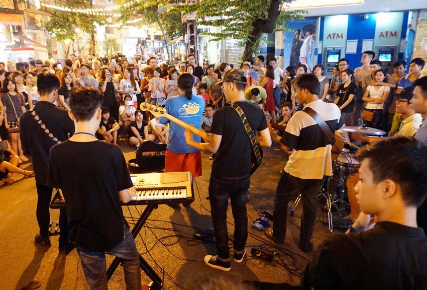 Phố đi bộ Huế - điểm đến du lịch hấp dẫn không thể bỏ qua