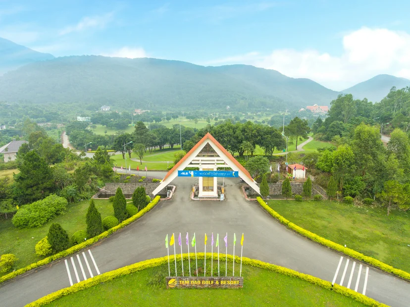 sân golf tam đảo