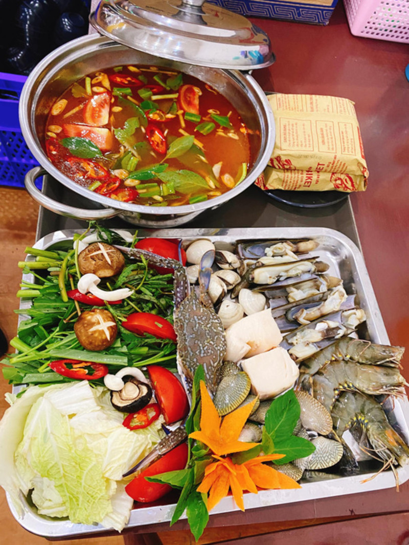 Review nhà hàng Crazy Crab Phú Quốc - nhà hàng hải sản tươi sống lớn nhất tại Grand World