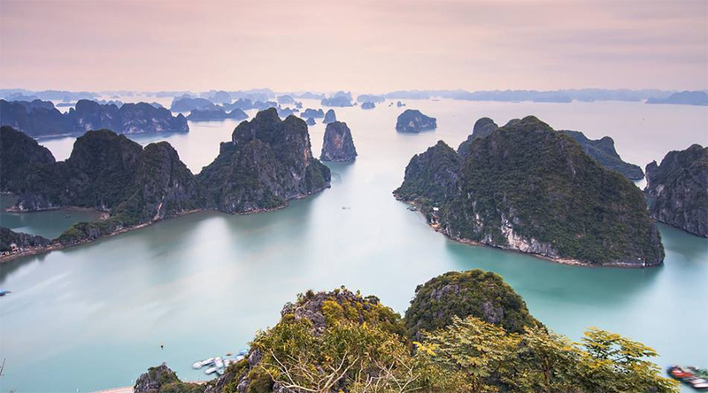 Hạ Long - Du lịch giữa kỳ quan đá dựng
