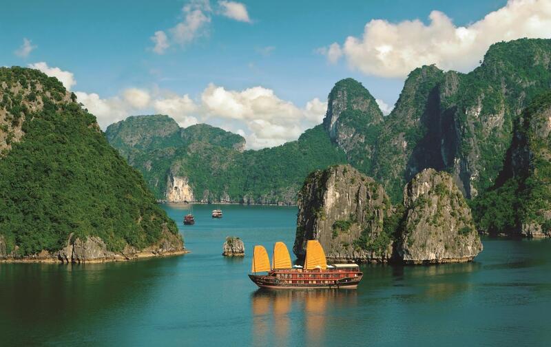 Hạ Long - Du lịch giữa kỳ quan đá dựng