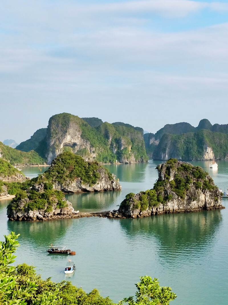 Hạ Long - Du lịch giữa kỳ quan đá dựng