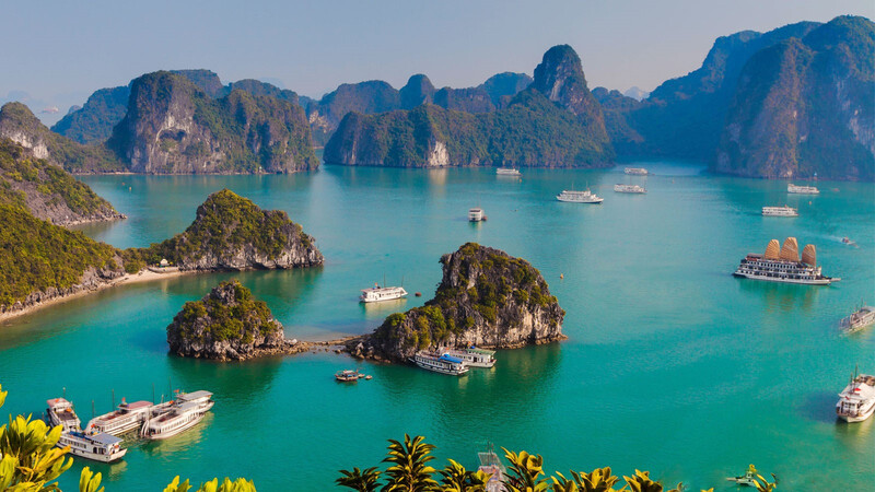 Hạ Long - Du lịch giữa kỳ quan đá dựng
