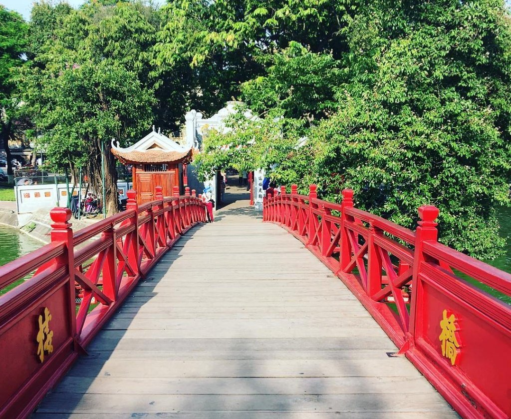 Đôi nét về điểm du lịch Cầu Thê Húc