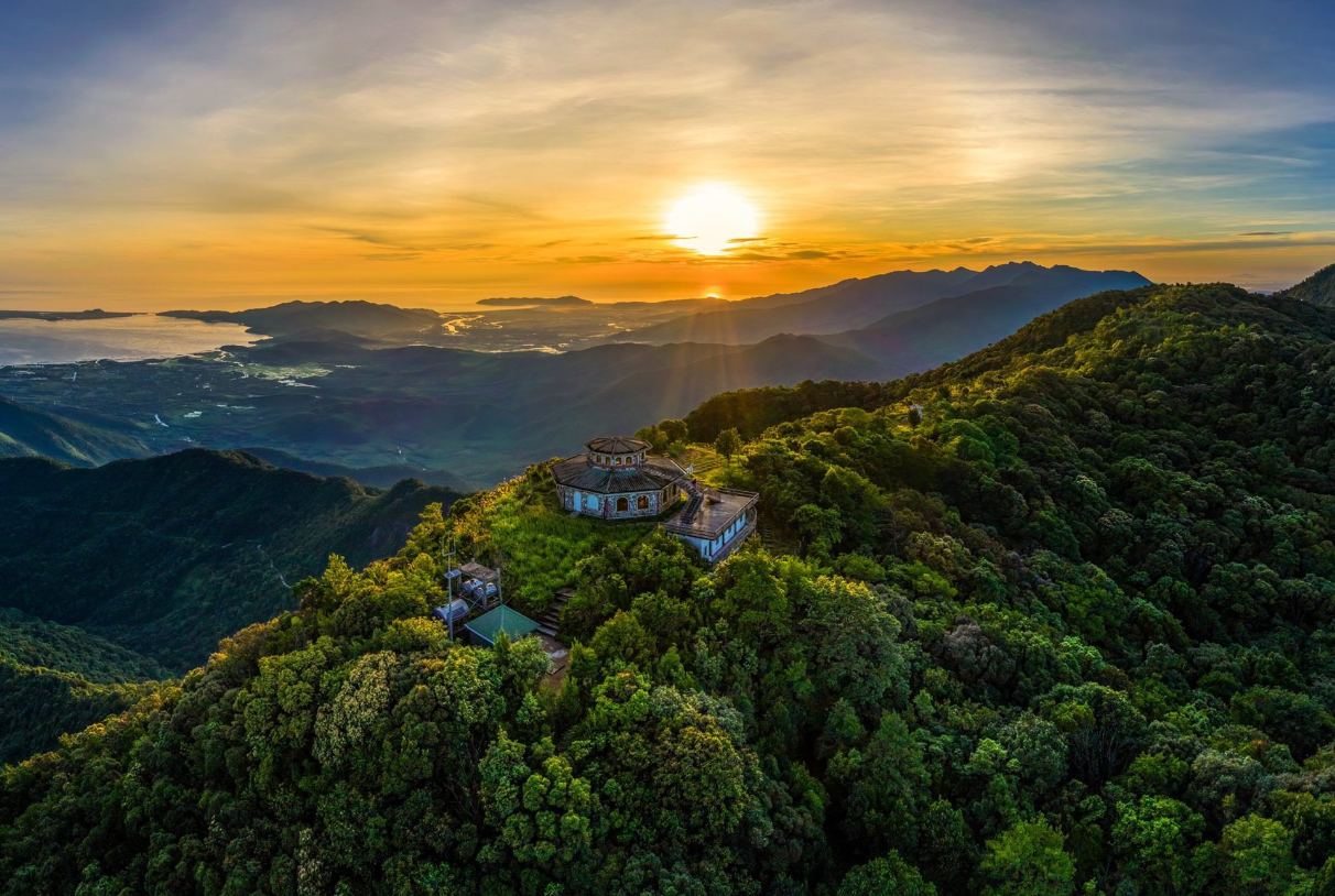 Giá vé vườn quốc gia Bạch Mã