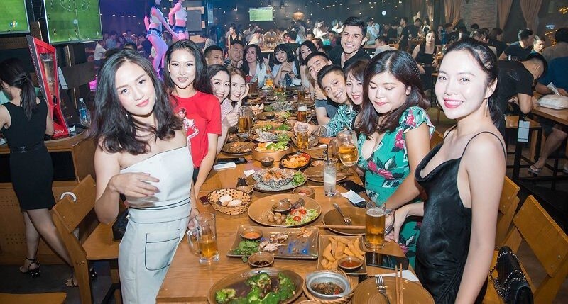 Top 20 quán bar Hà Nội sang xịn và sôi động, được yêu thích nhất