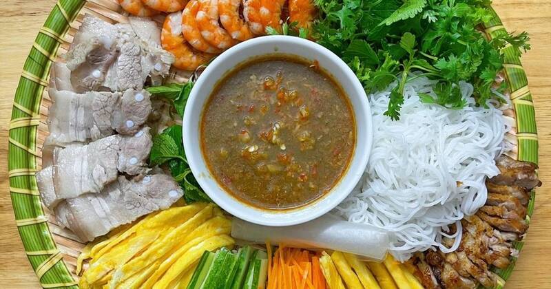 Bánh tráng cuốn thịt heo