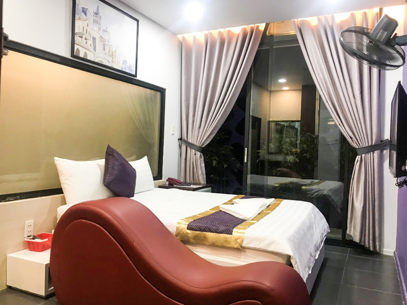 Khách sạn Đức Đạt W E