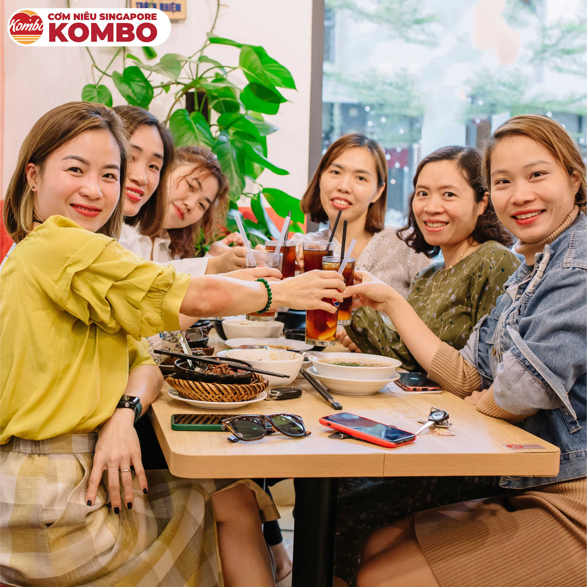 Review nhà hàng Kombo Sầm Sơn - Không gian thưởng thức món cơm niêu Singapore tuyệt vời