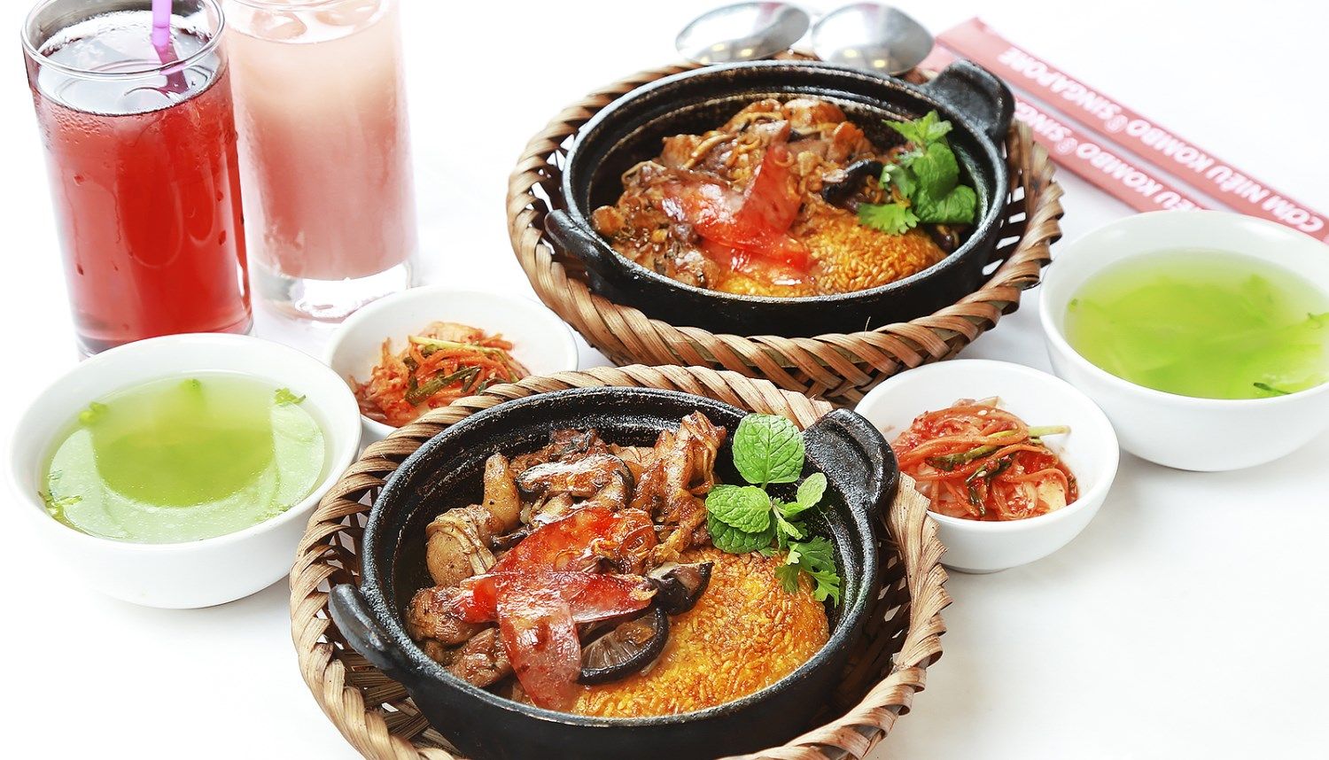 Review nhà hàng Kombo Sầm Sơn - Không gian thưởng thức món cơm niêu Singapore tuyệt vời