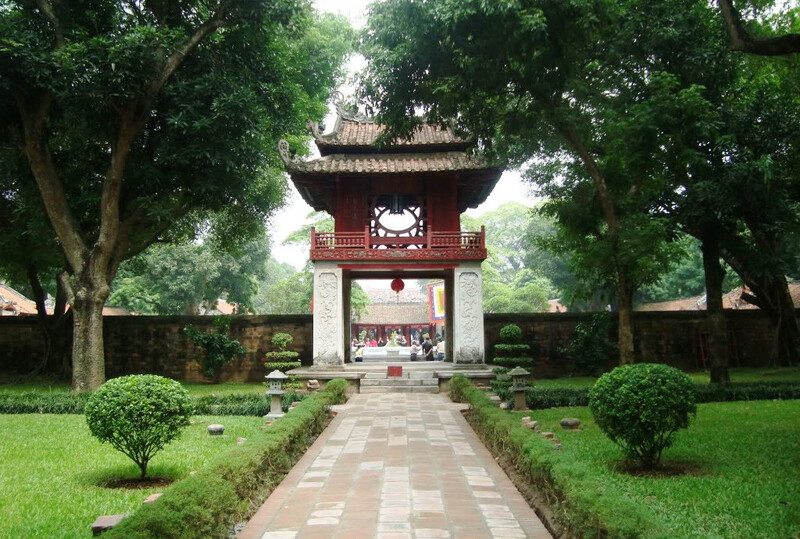 Nhà tù Hỏa Lò - Di tích lịch sử hào hùng giữa lòng thủ đô