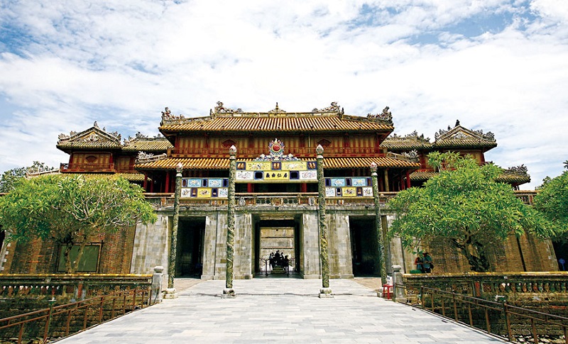 Ngọ Môn ở Huế - Địa điểm du lịch nổi tiếng nhất Cố đô 