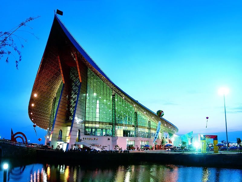 Phố đi bộ Hải Phòng - Điểm vui chơi yêu thích của giới trẻ đất cảng 