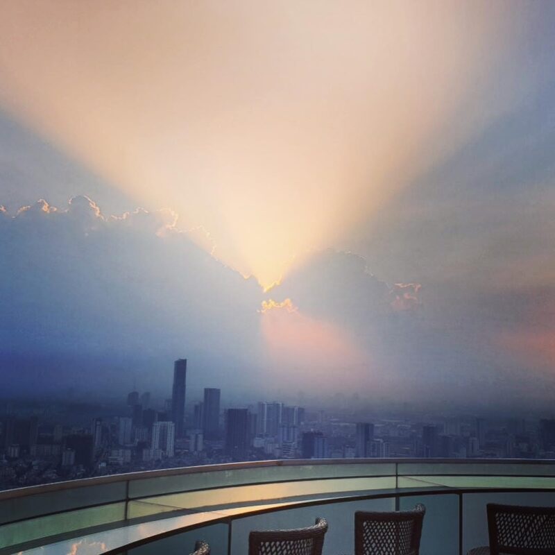 Top 10 quán cà phê rooftop Hà Nội xịn sò bạn không nên bỏ lỡ