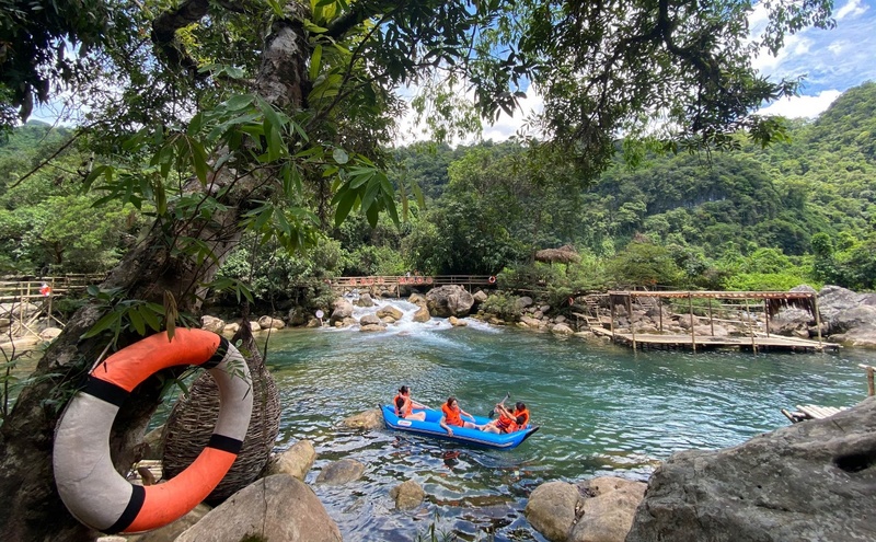 Suối nước Moọc - Điểm du lịch sinh thái không nên bỏ lỡ