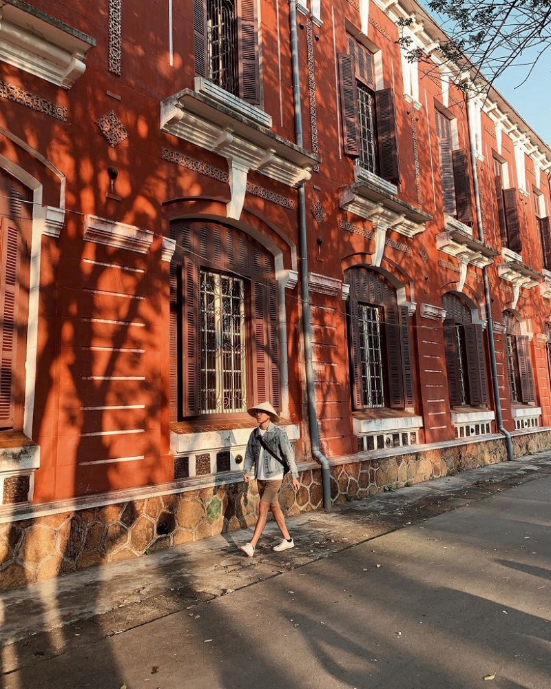 Trường Quốc học Huế - Ngôi trường cổ kính bên sông Hương