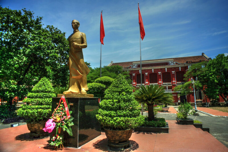 Trường Quốc học tại Huế - Ngôi trường cổ kính bên sông Hương