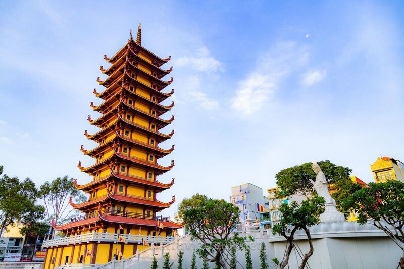 Việt Nam Quốc Tự - Khám phá ngôi chùa có nhiều cái "nhất"