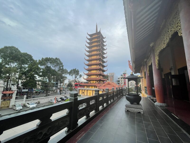 Việt Nam Quốc Tự - Khám phá ngôi chùa có nhiều cái "nhất"