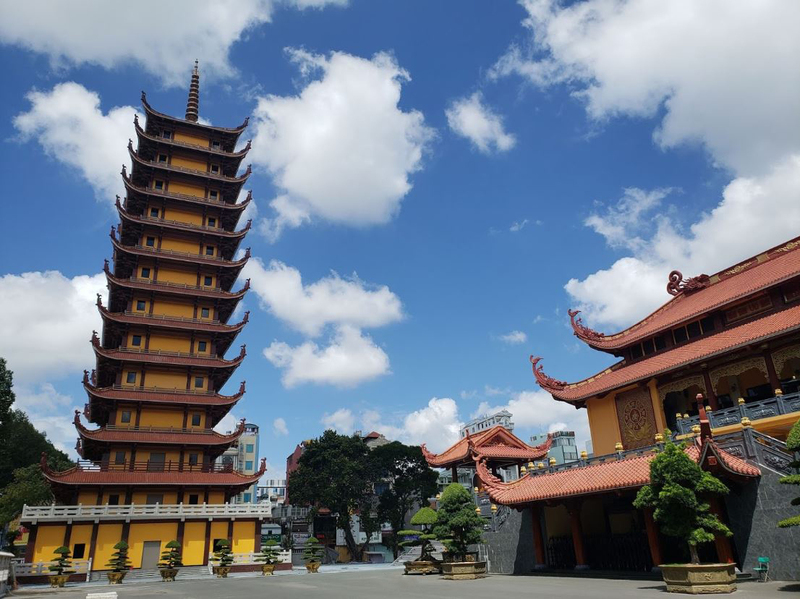 Việt Nam Quốc Tự - Khám phá ngôi chùa có nhiều cái "nhất"