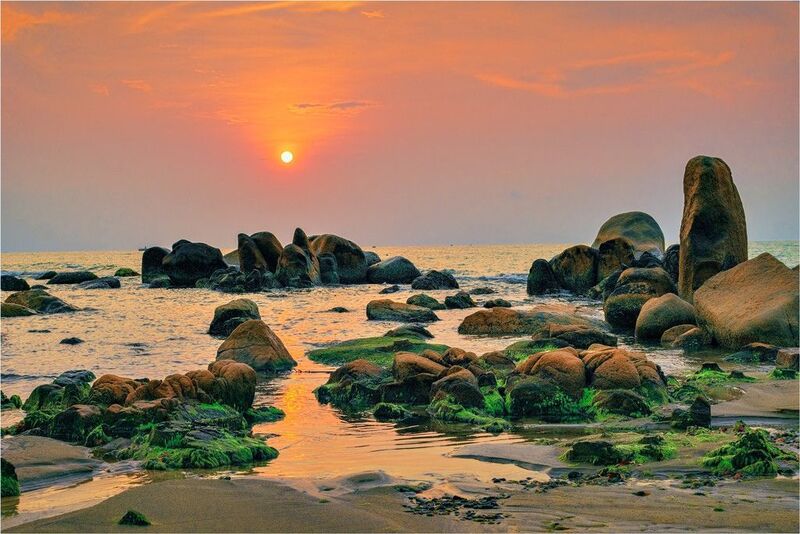 Bãi đá Cổ Thạch - vùng biển sở hữu vẻ đẹp quyến rũ ở Bình Thuận