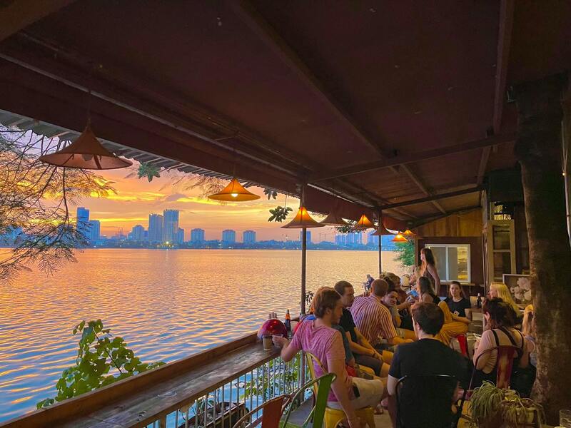 Top 20 quán cà phê Hồ Tây view đẹp tha hồ chụp ảnh