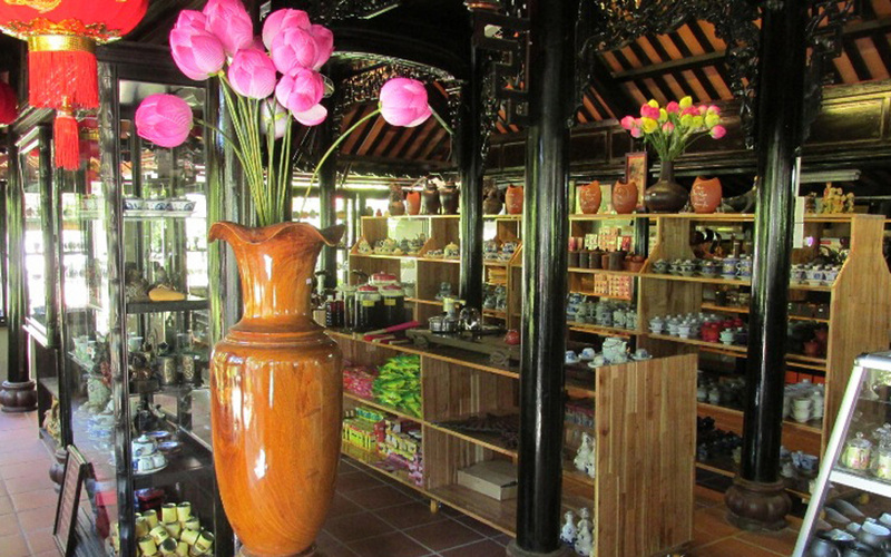 Review trà cung đình ở Huế - Đặc sản trứ danh của Cố đô