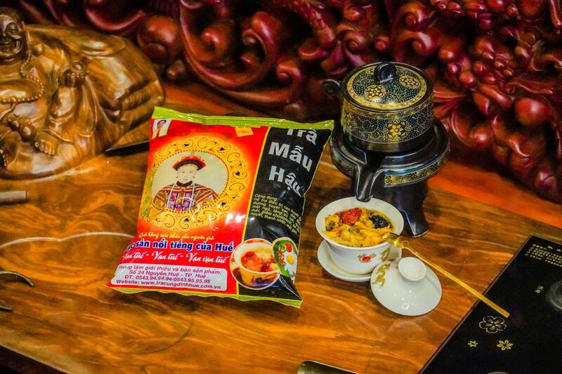 Review trà cung đình ở Huế - Đặc sản trứ danh của Cố đô