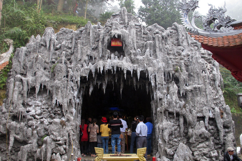 Khám phá nét thiêng liêng nơi đền Cặp Tiên huyền bí