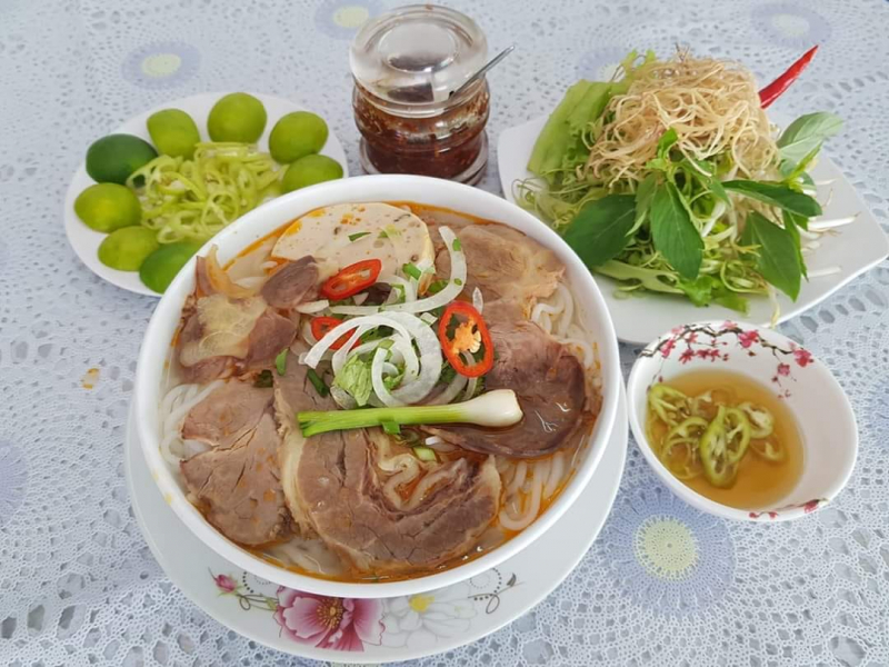 Bún bò ngon Sài Gòn - Sự kết hợp hoàn hảo của ẩm thực Trung Nam