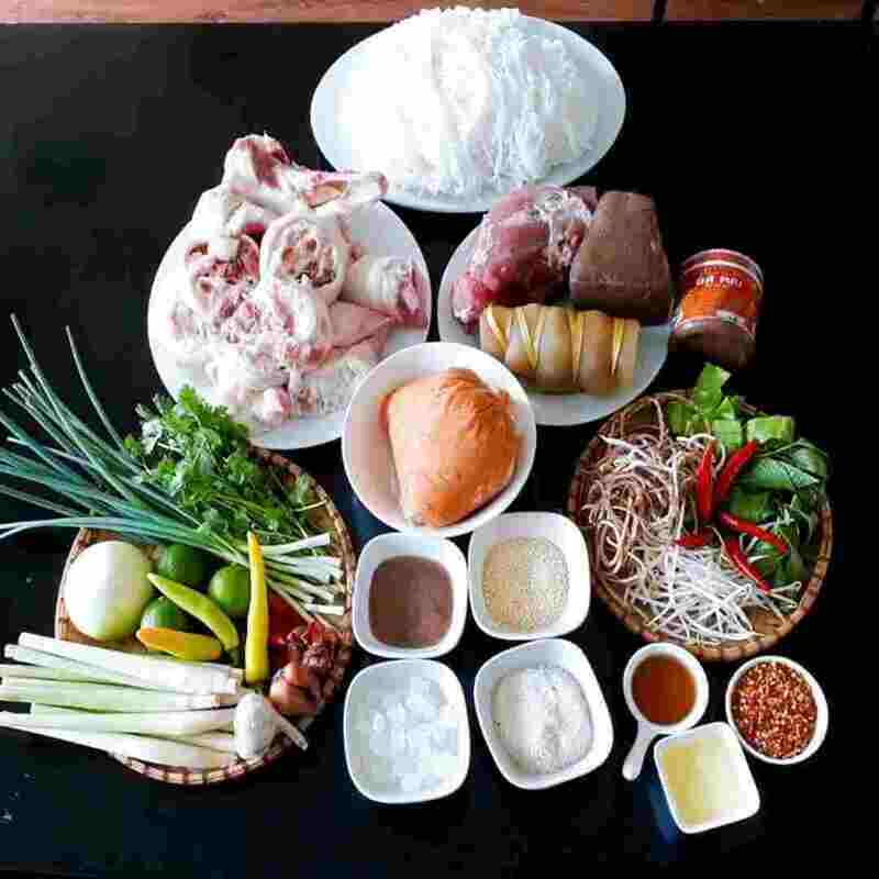 Bún bò Huế Sài Gòn - Sự kết hợp hoàn hảo của ẩm thực Trung Nam