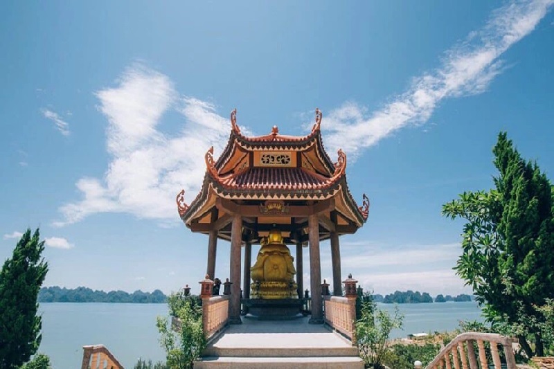 Khám phá chùa Cái Bầu - Ngọc nguyên thủy của Quảng Ninh