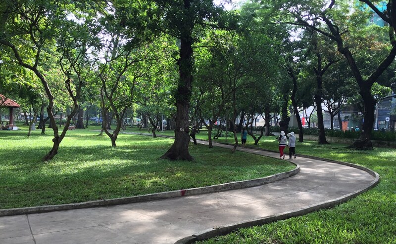 Công viên Lê Văn Tám - Điểm tham quan, picnic nổi tiếng Sài Gòn
