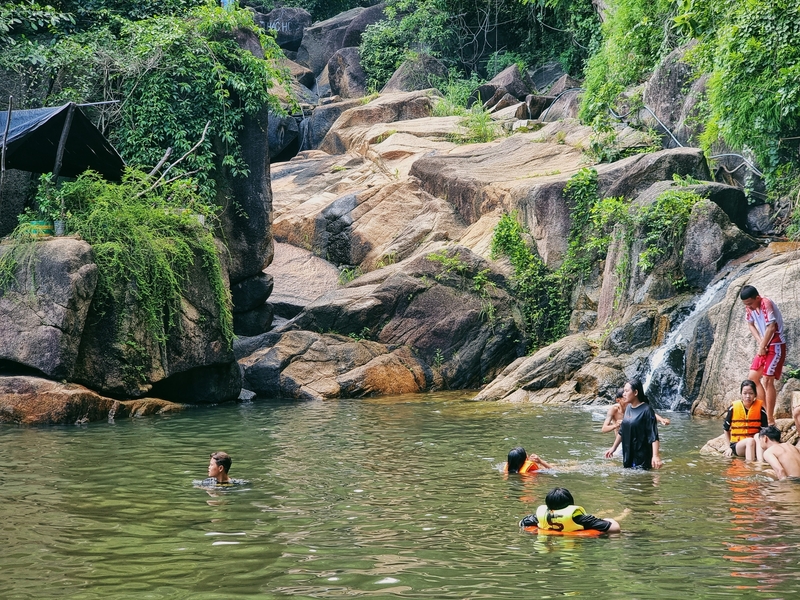 Suối Đá ở Vũng Tàu - Hòa mình trong khung cảnh núi rừng hùng vĩ