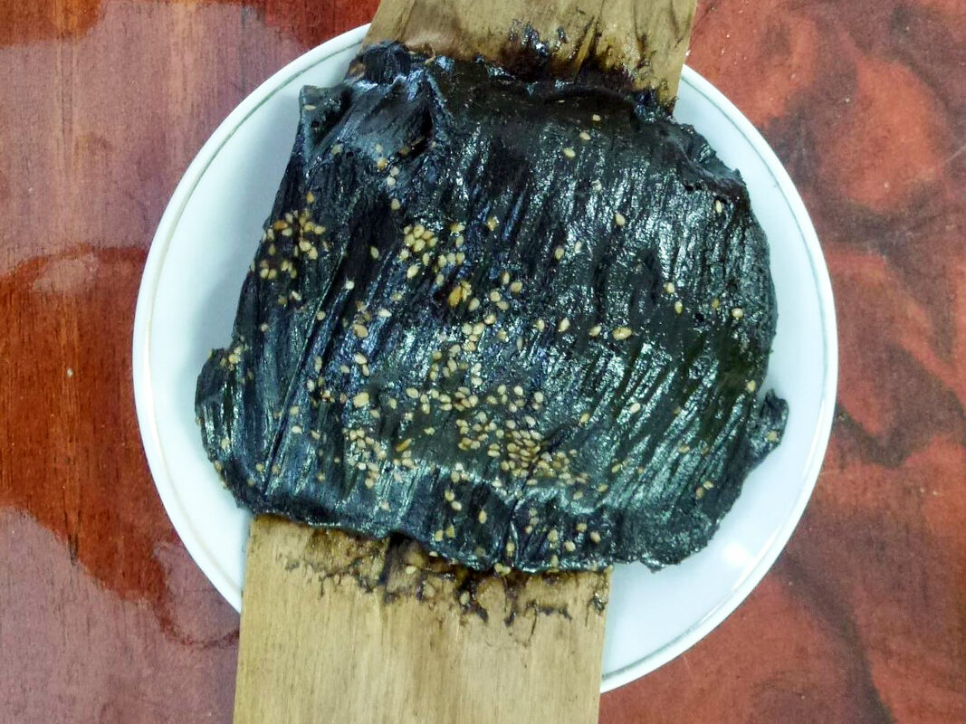 Bánh Gai Tứ Trụ - Đặc sản xứ Thanh bao người mê