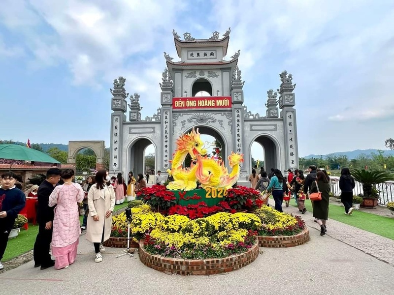 Đền Ông Hoàng Mười - Điểm Du Lịch Tâm Linh Giữa Lòng Xứ Nghệ