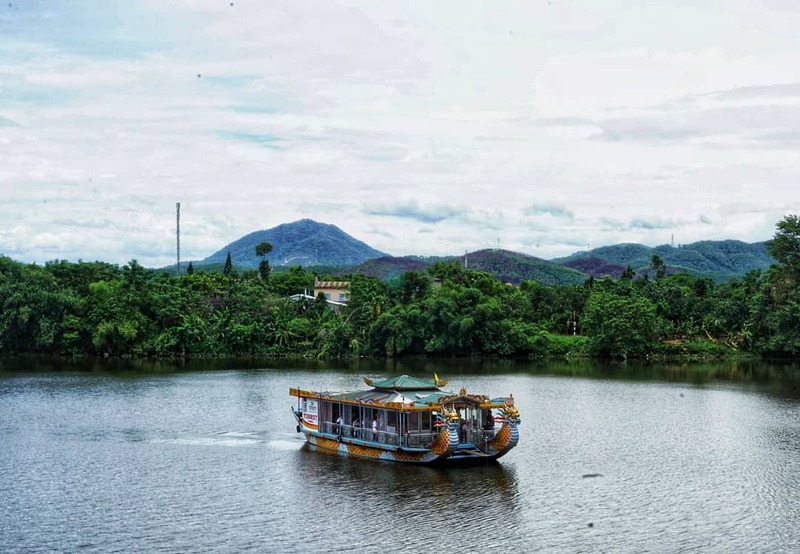 Núi Ngự Bình - Đỉnh núi huyền thoại với tầm nhìn toàn cảnh cố đô Huế