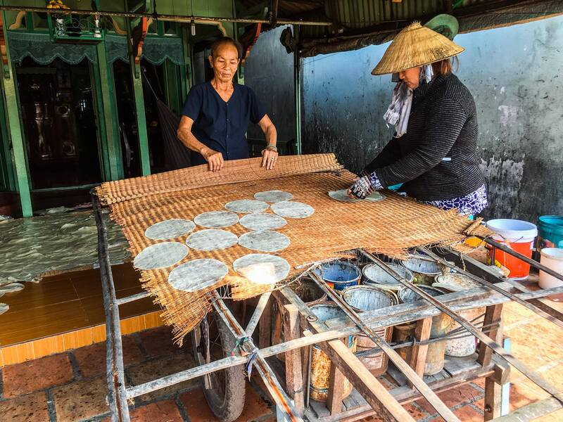 Bánh phồng sữa Bến Tre - Món quà vặt tuổi thơ giản dị của xứ dừa