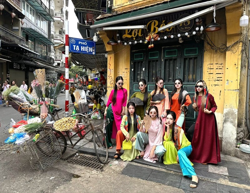 Phố Tạ Hiện - Một góc sôi động về đêm giữa lòng thủ đô