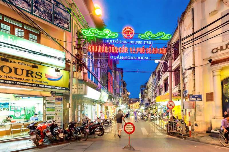 Phố Tạ Hiện - Một góc sôi động về đêm giữa lòng thủ đô