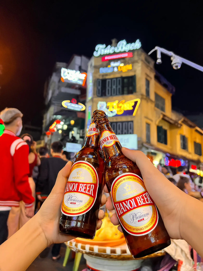 Phố Tạ Hiện - Một góc sôi động về đêm giữa lòng thủ đô