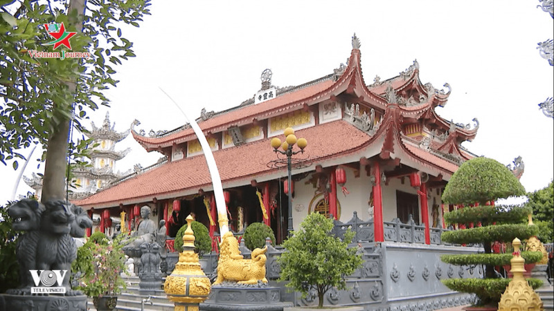 Khám phá chùa Cao Linh uy nghĩ giữa phố cảng 