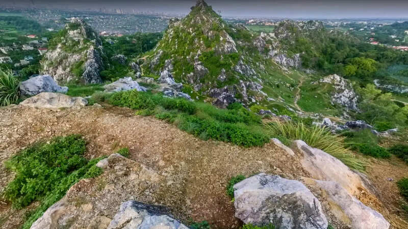 Chùa Trầm - mái già lam uy nghi bên núi đá vôi nghìn tuổi