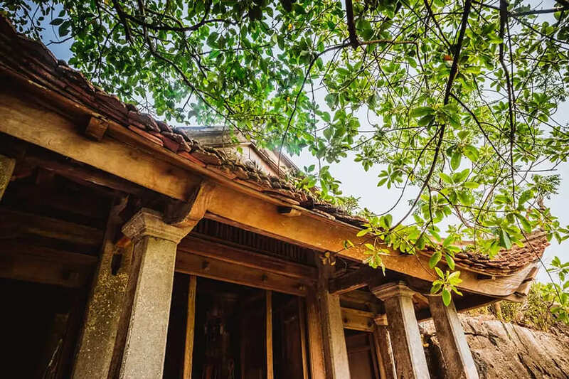 Chùa Trầm - mái già lam uy nghi bên núi đá vôi nghìn tuổi