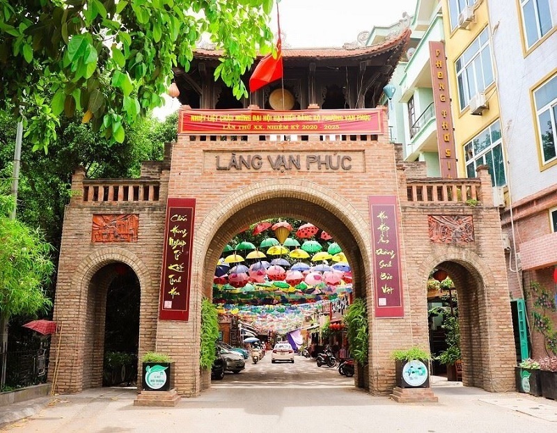 Phố đi bộ Pont De Long Bien - Điểm đến giải trí ngay Hà Nội