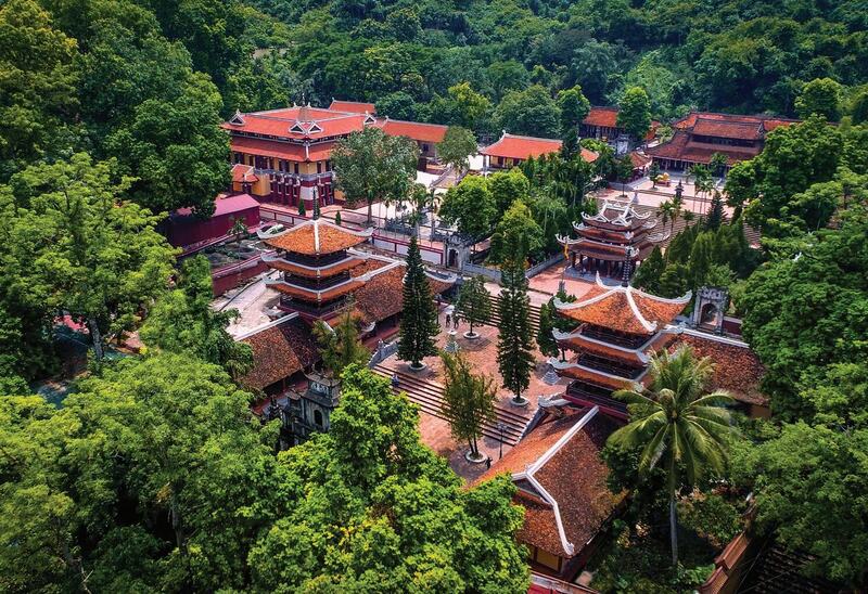 Chùa Hương, tìm về nơi linh thiêng giữa vùng đất lành
