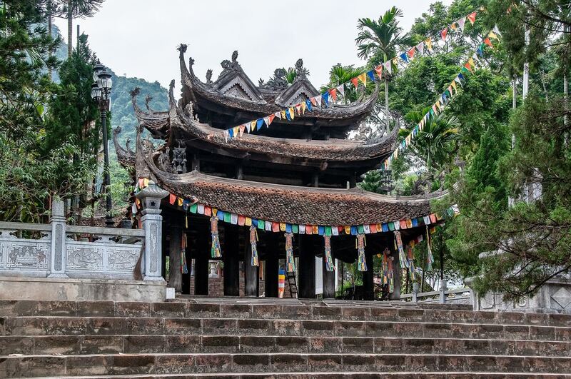Chùa Hương, tìm về nơi linh thiêng giữa vùng đất lành