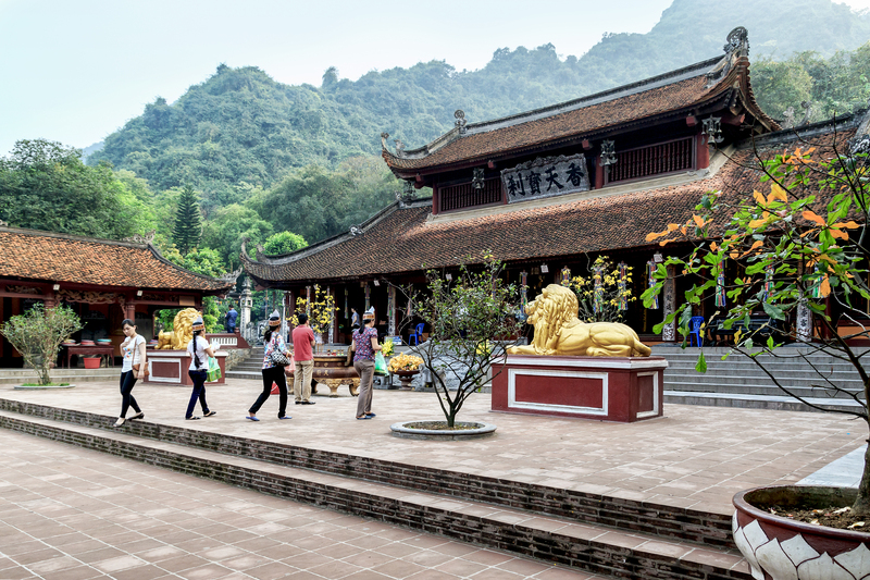 Chùa Hương, tìm về nơi linh thiêng giữa vùng đất lành