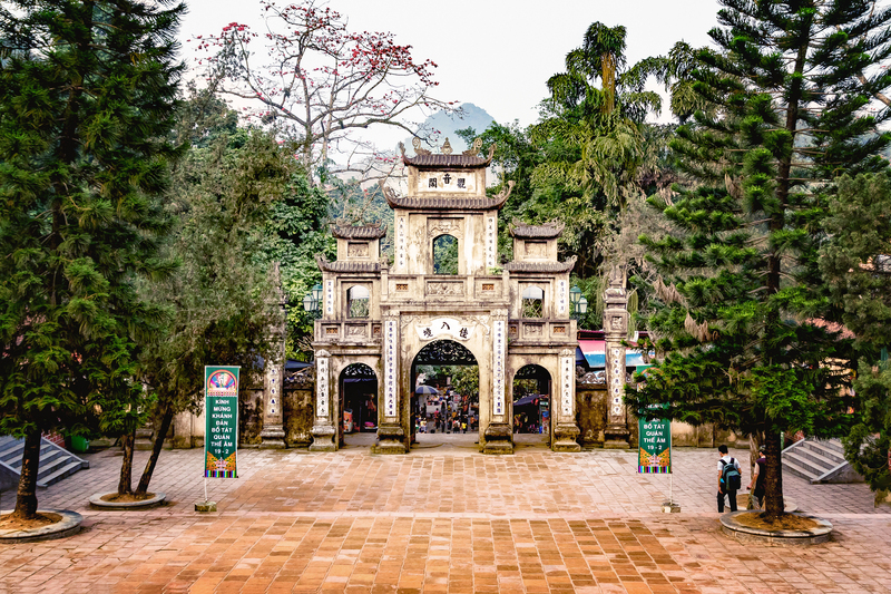 Chùa Hương, tìm về nơi linh thiêng giữa vùng đất lành