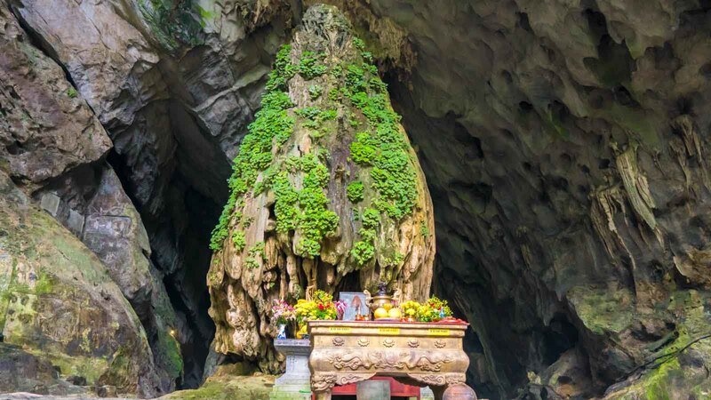 Chùa Hương, tìm về nơi linh thiêng giữa vùng đất lành